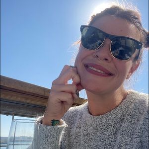 Meet your Posher, Laura